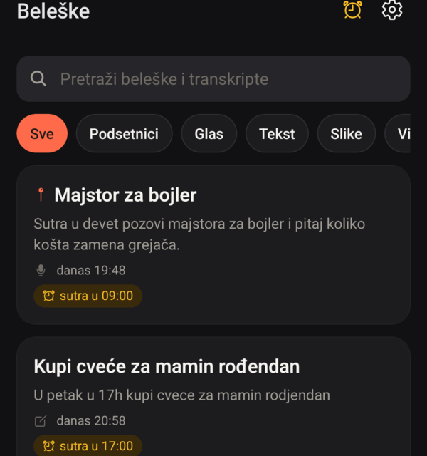 Lista beleški u aplikaciji SayPin u tamnoj temi